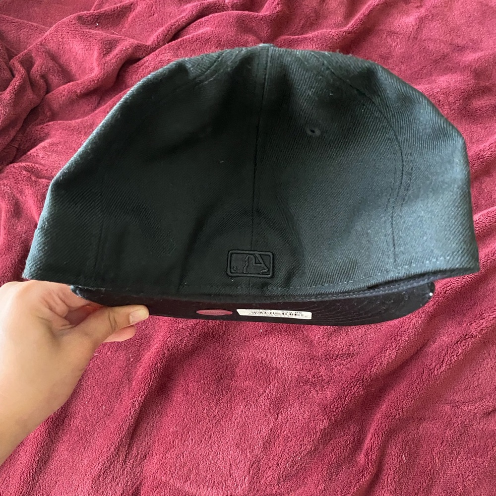 Boston hat - Picture 3 of 3